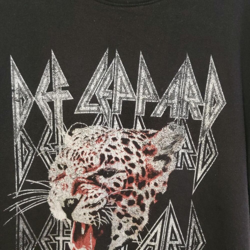 Vintage Style Def Leppard Graphic Band Tee